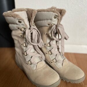 Timberland Mount Hope Women’s Boots 8.5 NWOT Waterproof Insulated Leather